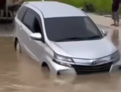 Diduga Keracunan Gas AC Mobil, Ayah dan Anak Jadi Korban di Jalan Raya Simpang Kumu–Duri