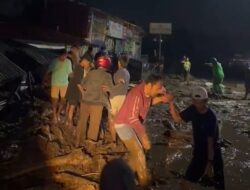 Galodo Terjang Kawasan Kantor Bupati Solok, Jalur Padang-Solok Terdampak
