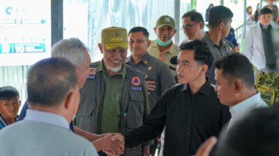 Wapres Gibran Sambangi Warga Korban Banjir Bandang di RSUD Arosuka 10 IMG 20260925 WA0147