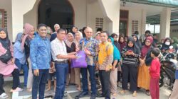 Perumda Air Minum Padang Hadir Berbagi, Salurkan  Paket Sembako untuk Warga Terdampak Banjir