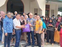 Perumda Air Minum Padang Hadir Berbagi, Salurkan  Paket Sembako untuk Warga Terdampak Banjir